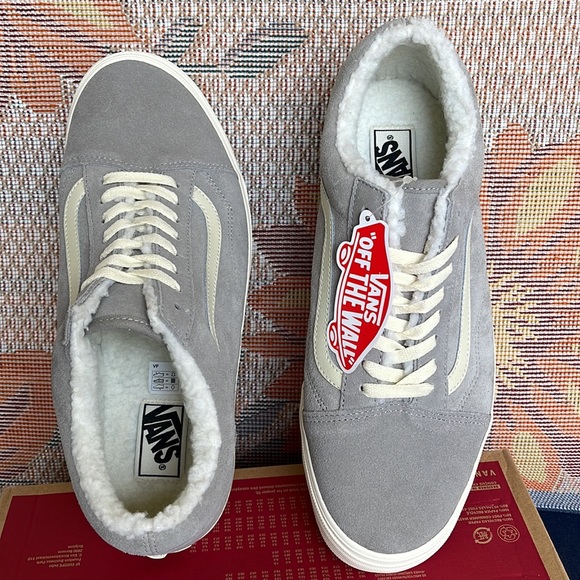 Vans WMNS Old Skool
Cozy Hug Drizzle/Marshmal
VN0005UA6J6
Sneakers - Picture 13 of 16